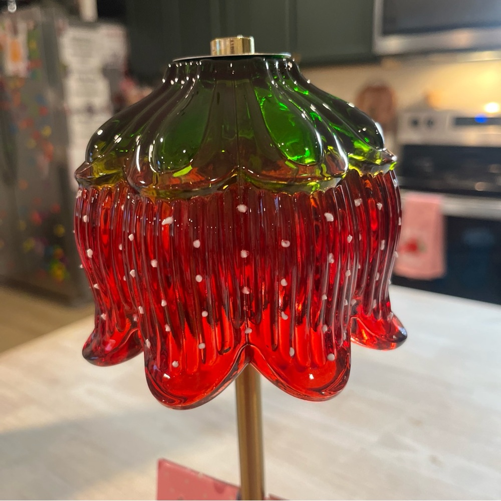 Strawberry Shortcake Strawberry Touch lamp